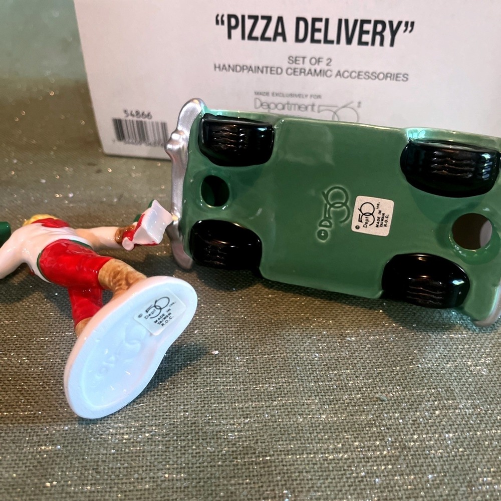 Dept 56 The Original Snow Village "Pizza Delivery" #54866-Excellent! - Picture 9 of 12